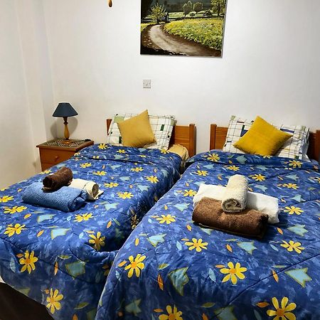 Award-Winning 3-Bedroom Apartment Near Beach Paphos Extérieur photo