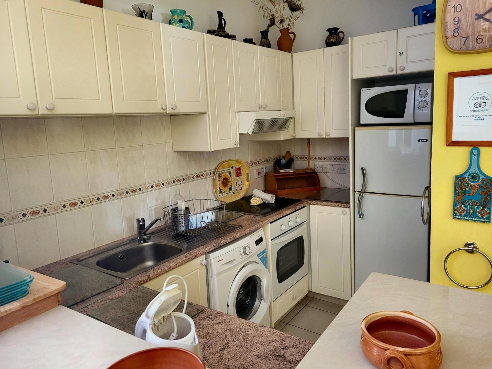 Award-Winning 3-Bedroom Apartment Near Beach Paphos Extérieur photo